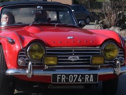 TRIUMPH TR4  2